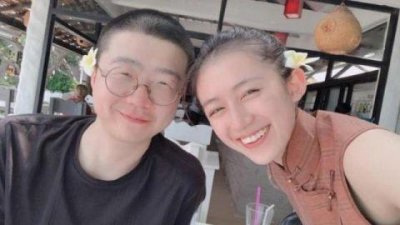 ​李诞老婆黑尾酱晒照太大胆！日系小清新风格变成性感风