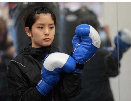 五官精致身材好，27岁仍单身！她就是日本最美女拳王