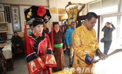 ​乾隆七世孙恒绍:身穿龙袍，手戴“帝王扳指”，号召后人公开祭祖