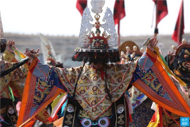 甘南郎木寺晒大佛，神秘的晒佛节让人倍感信仰的力量