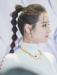 ​自古“塌鼻子”出美人！这8位女星 个个惊艳，第4位 曾靠鼻子美出圈