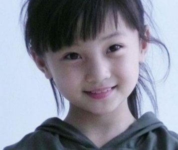 ​林妙可无缘北电 被曝偏爱颜色老气围巾成名后开始画风突变