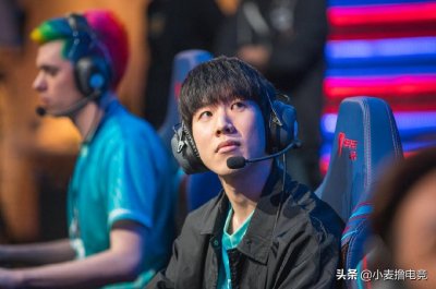 ​Theshy的阿卡丽有多强？单杀还不够，拆塔自信回城挺进四强