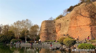 ​南京石头城上有一张“鬼脸”，你知道是如何来的吗？