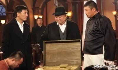 ​《飞虎神鹰》中的青帮和红帮分别是什么？