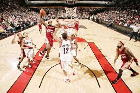 詹姆斯生涯精彩绝杀表现