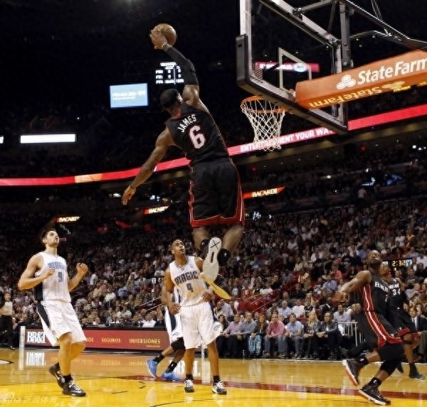 詹姆斯生涯精彩绝杀表现