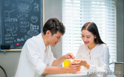 ​女生能力比男朋友强，恋爱中女生挣钱能力比男生强