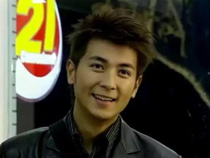 昔日男神保剑锋首曝老婆近照，曾经不被看好的姐弟恋现在很幸福