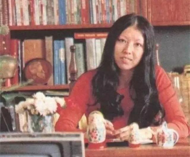 三毛的爱情是假的？邻居称三毛只是一厢情愿，荷西没有那么爱她