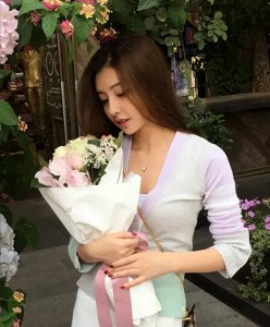 ​王思聪前女友豆得儿，给炸出来发声明，分手几百年还拖出来鞭尸