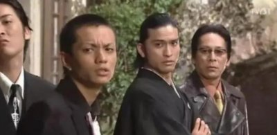 ​日本黑帮老龄化！6、70岁的老人在街头火拼，这社会到底怎么了？