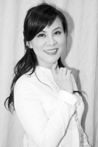 ​龙千玉：从草根到天后，中年丧女丧父，如今花甲之年重返歌坛