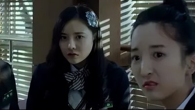 ​韩国校园暴力题材电影，用手持摄影、长镜头、俯视镜头等进行叙事