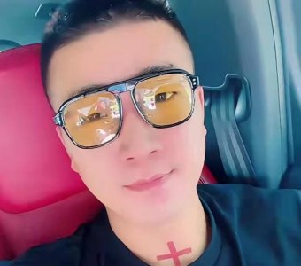 ​李菁菁与三婚老公被疑婚变，男方删光恩爱视频，夫妻俩已异地生活