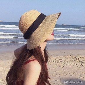 ​“蛇蝎美人”的权色交易：40余名官员沦为裙下之臣