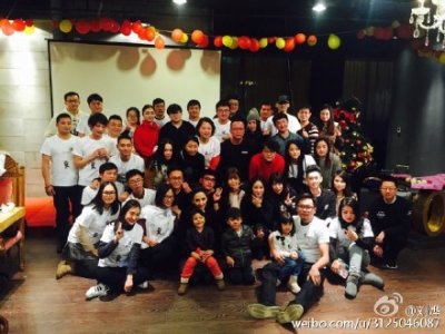 ​诺一夏天又同框了，3个混血萌娃你想抱走哪一个？