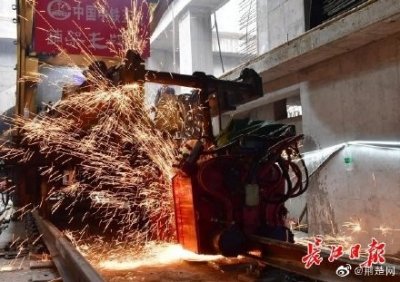 ​武汉地铁5号线全线轨通