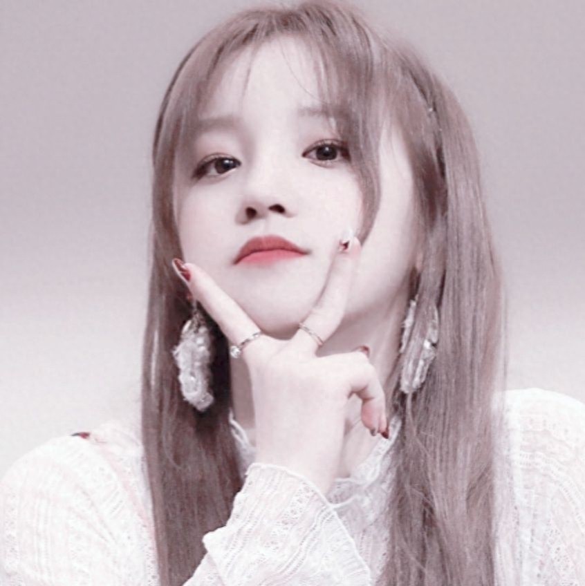 宋雨琦：不再浓妆后，精致成“芭比娃娃”