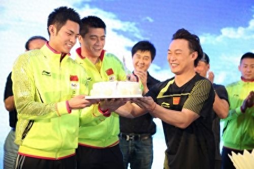 林丹的忠实粉丝,陈奕迅也追星号称“林丹妈妈”