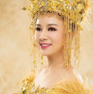 ​盲人歌手刘赛：爆红后下嫁河南农村，倒贴2套房，将公婆当孩子宠