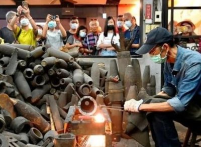 ​1958年金门炮战，解放军四天打47万发炮弹，弹壳可做6千万把菜刀