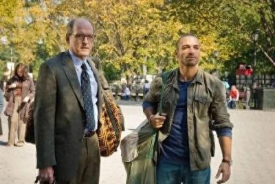 ​特别的表达符号，隐晦的修饰手法，揭露出《不速之客》的深层含义