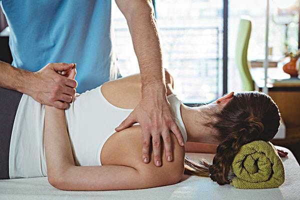 背上长痘痘是什么原因 背上长痘痘怎么办