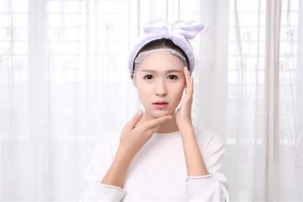 皮肤干燥怎么补水最快 皮肤干燥用什么牌子护肤品比较好