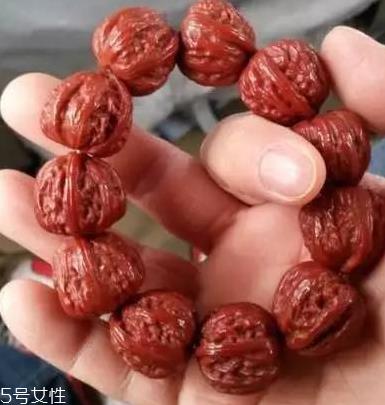 核桃手串怎么盘变红 这些技巧要学会