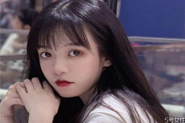 假发喷了发胶怎么洗 没有发网怎么戴假发