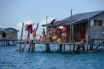 ​唯一没有国籍的巴瑶族，被称为海上吉普赛人，家乡从天堂变地狱