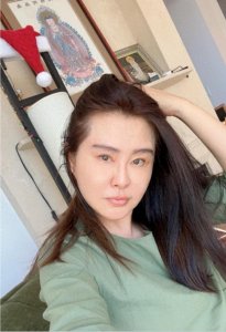 ​银幕女神王祖贤罕见发自拍，永远都是我们心中的聂小倩