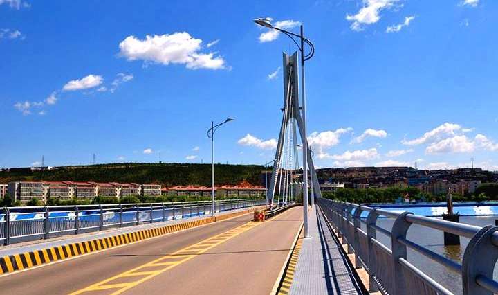 鹰手营子矿区属于哪个县(为什么叫鹰手营子矿区)