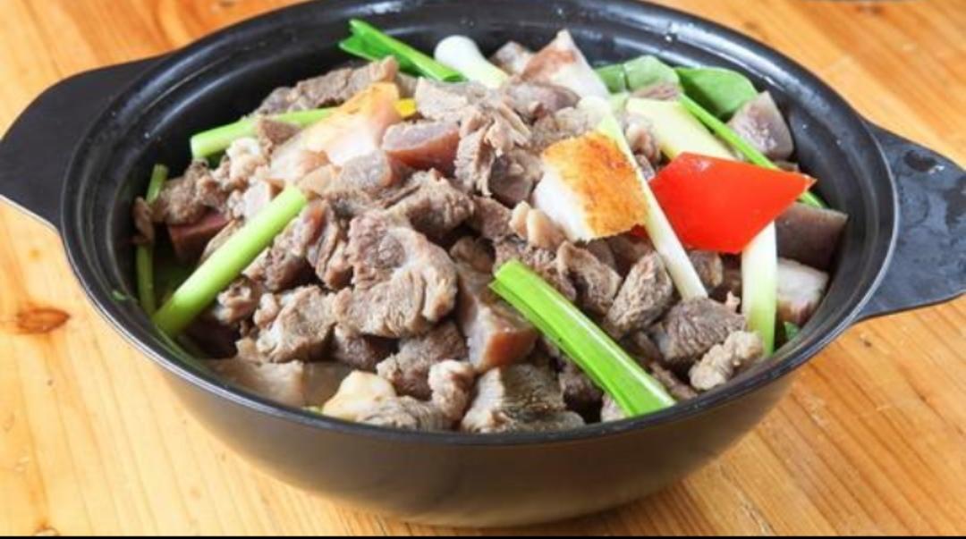 鹰手营子矿区属于哪个县(为什么叫鹰手营子矿区)