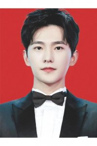 ​杨洋：低调偶像的深情回馈，粉丝心中的温暖之光