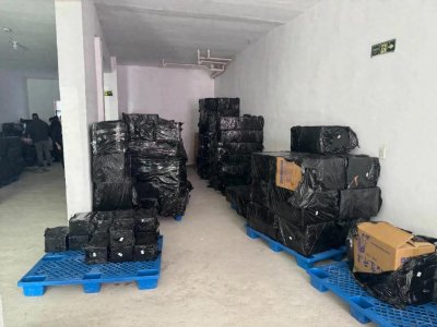 ​郑某在家中突然被抓！465箱，密密麻麻！不要命啦？！