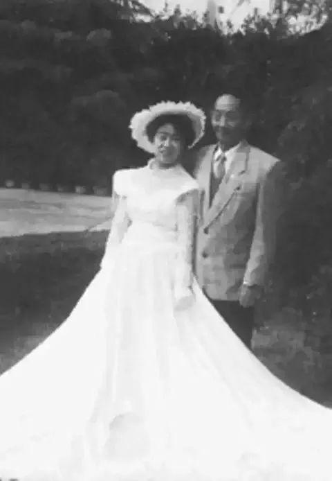 袁隆平秀恩爱（90岁袁隆平撒狗粮）(6)