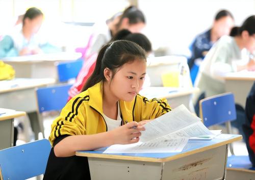 湖南中考满分多少分(湖南中考各个成绩分数段占比人数)插图1