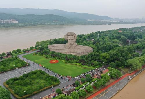 湖南中考满分多少分(湖南中考各个成绩分数段占比人数)插图2