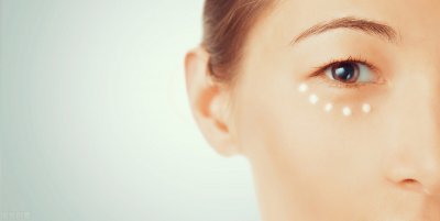 ​先涂乳液还是先涂眼霜？18岁用眼霜会不会太早了