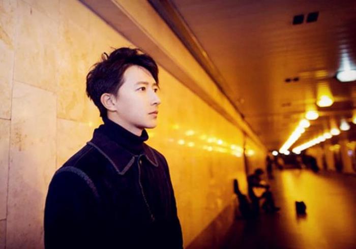 如果有一天在路上偶遇前任,我们都会怎么做?