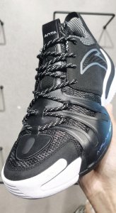 ​安踏新品中端篮球鞋曝光！前掌部位撞脸李宁反伍，颜值提升了不少