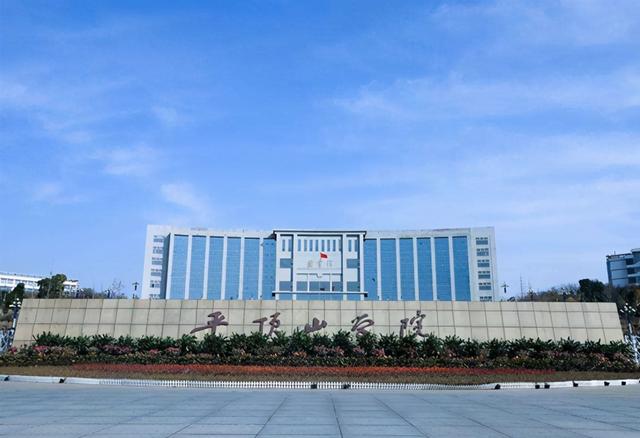 各高校图书馆你喜欢哪一个（美翻了大学之大）(79)