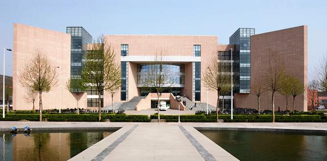 各高校图书馆你喜欢哪一个（美翻了大学之大）(2)