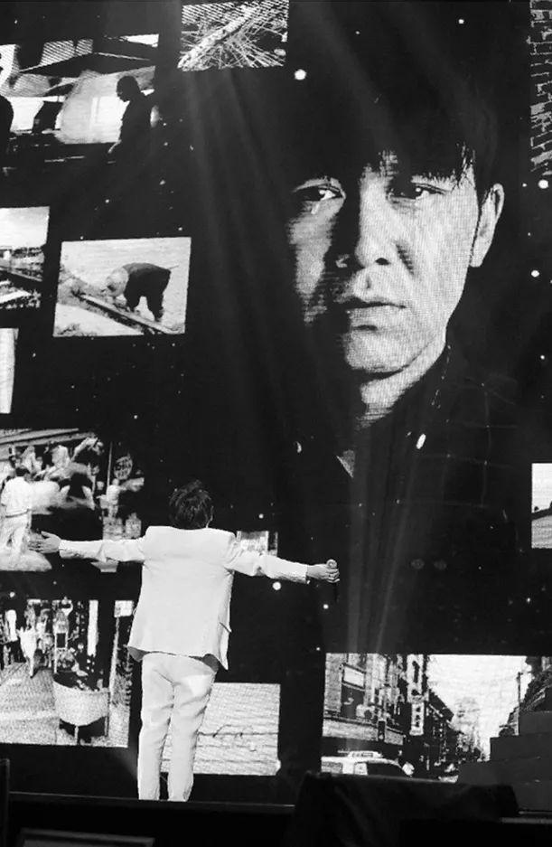 黄渤、杨幂、成龙、赵本山、小沈阳都唱过他的歌，他却一直不红？