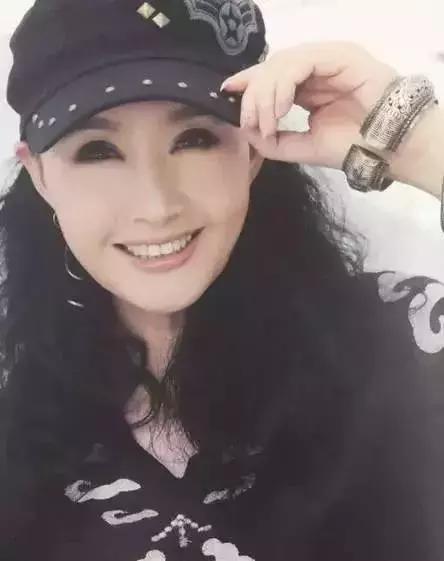 中国美女主持人一夜之间神秘失踪，11年后，真相震撼曝光…