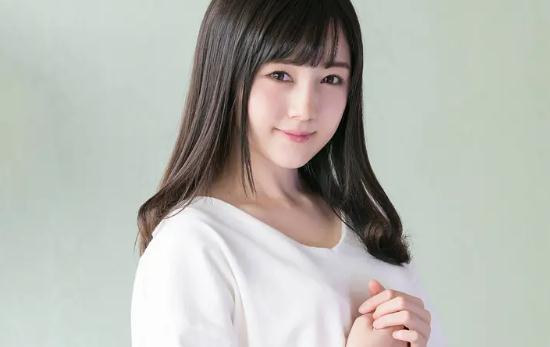 毛衣女是谁拍的 铃原爱蜜莉邻家女孩的气质