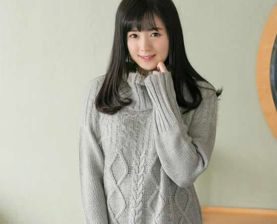 毛衣女是谁拍的 铃原爱蜜莉邻家女孩的气质