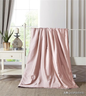 柞蚕丝和蚕丝有什么区别(柞蚕丝和蚕丝被哪个好)